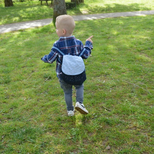 Marelle-sac-maternelle-double-gaze-marine-pois-doré-Les-mimignonneries-couturière-morbihan