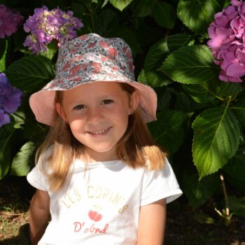 bob-enfant-réversible-liberty-corail-porté-Les-mimignonneries-couturière-morbihan